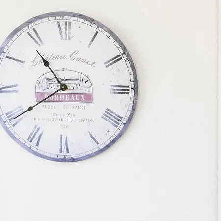 1 Bedroom Lovely In Daire